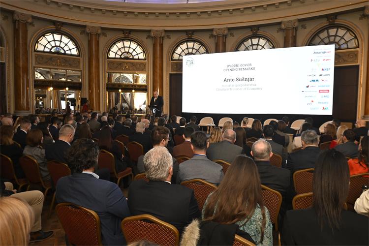 Slika /slike/Vijesti/2022/dk_konferencija_energetika39-290125.jpg